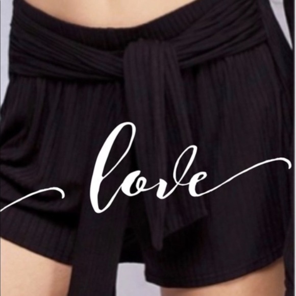Fantastic Fawn Pants - NEW! Black Trendy Ribbed Shorts